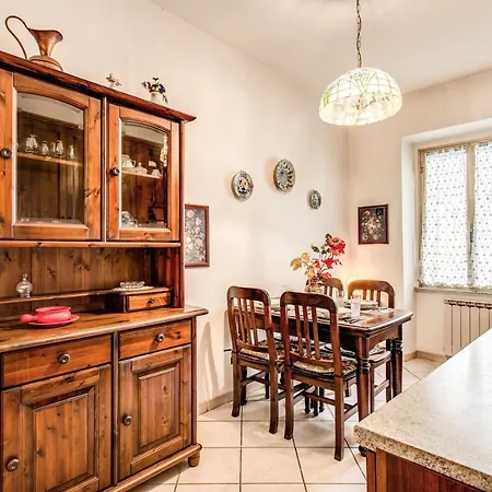 Warm In Ancient Building In Vatican-p S Pietro Apartamento