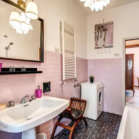 Warm In Ancient Building In Vatican-p S Pietro