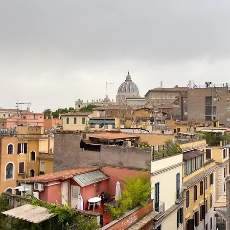 Warm In Ancient Building In Vatican-p S Pietro Apartamento