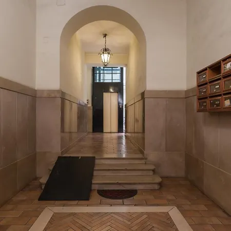 Warm In Ancient Building In Vatican-p S Pietro * Roma