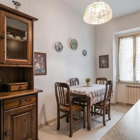 Warm In Ancient Building In Vatican-p S Pietro * Roma