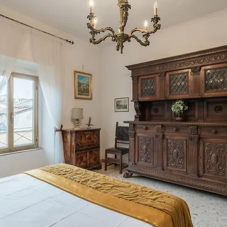 Warm In Ancient Building In Vatican-p S Pietro Roma