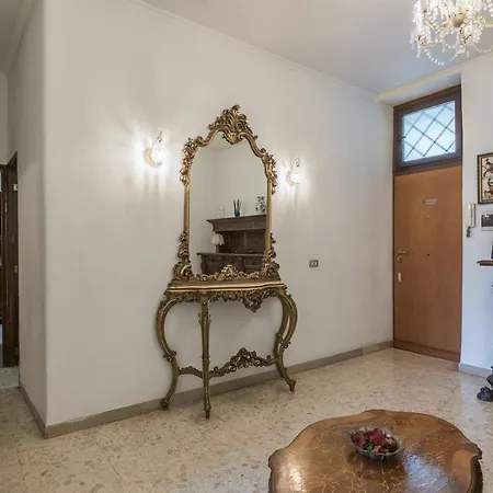 Warm In Ancient Building In Vatican-p S Pietro * Roma