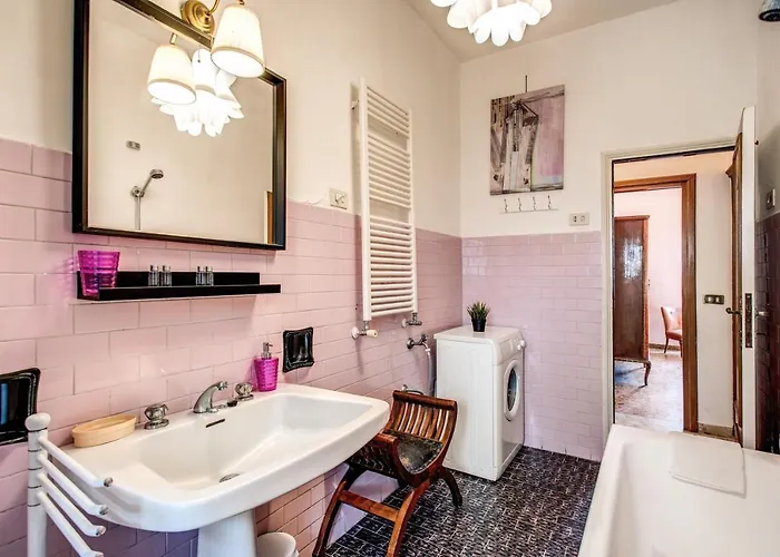 Warm In Ancient Building In Vatican-p S Pietro