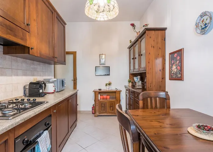 Warm In Ancient Building In Vatican-p S Pietro Apartament